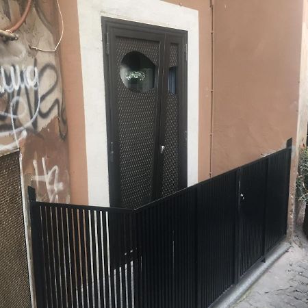 רומא The Essential Trastevere Design Studio מראה חיצוני תמונה