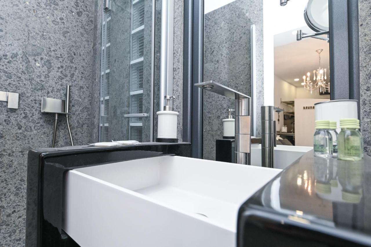 רומא The Essential Trastevere Design Studio מראה חיצוני תמונה