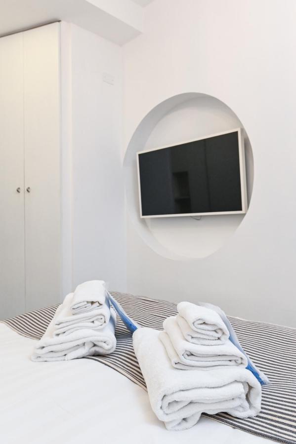 רומא The Essential Trastevere Design Studio מראה חיצוני תמונה