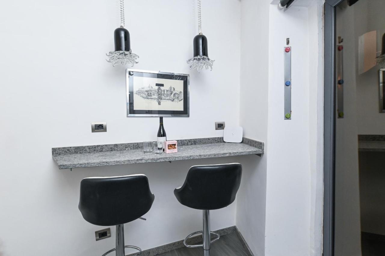 רומא The Essential Trastevere Design Studio מראה חיצוני תמונה