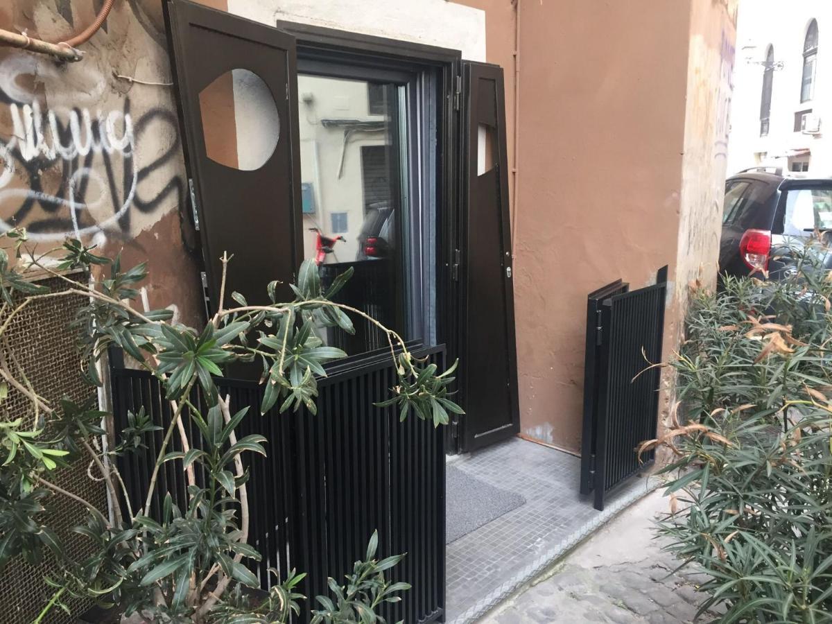 רומא The Essential Trastevere Design Studio מראה חיצוני תמונה