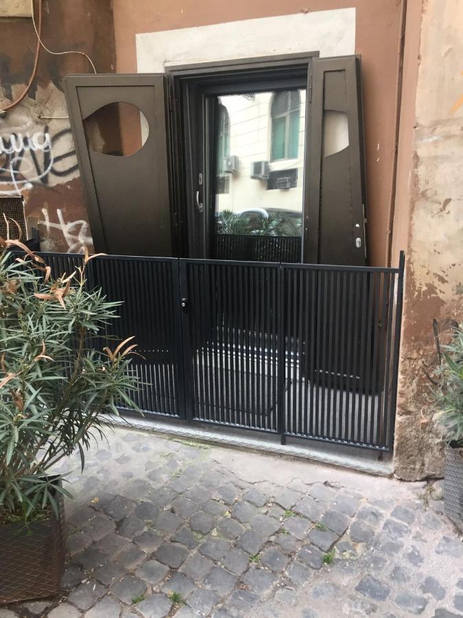רומא The Essential Trastevere Design Studio מראה חיצוני תמונה